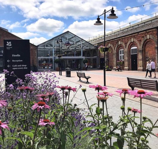 Swindon Designer Outler